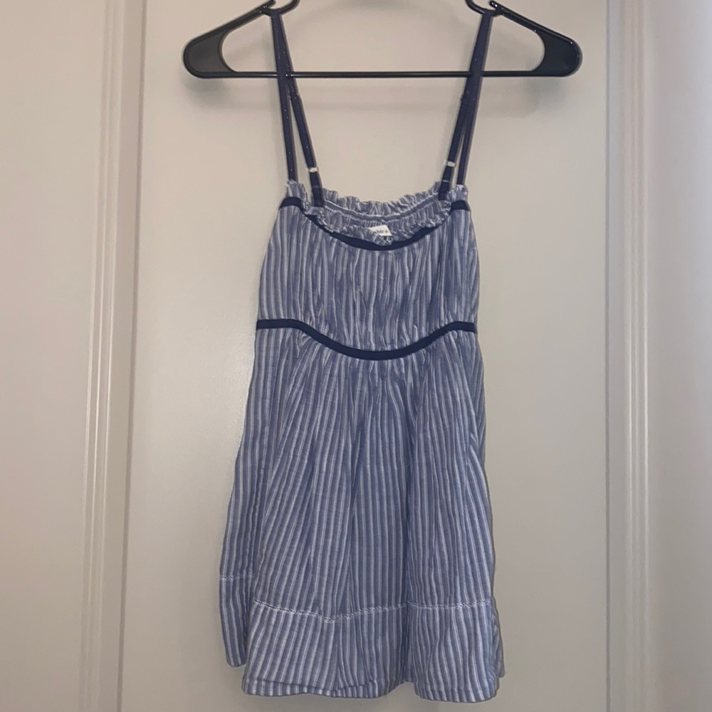 A&F light & flowy top 🌼